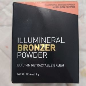 Cailyn Bronzer Powder